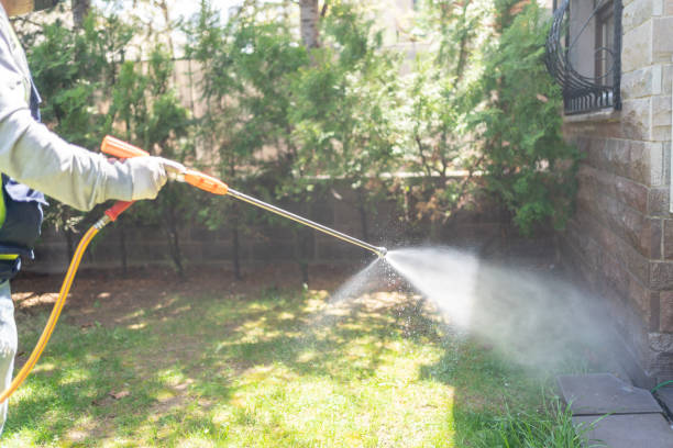 Best Commercial Pest Control Services  in Braddock Hills, PA